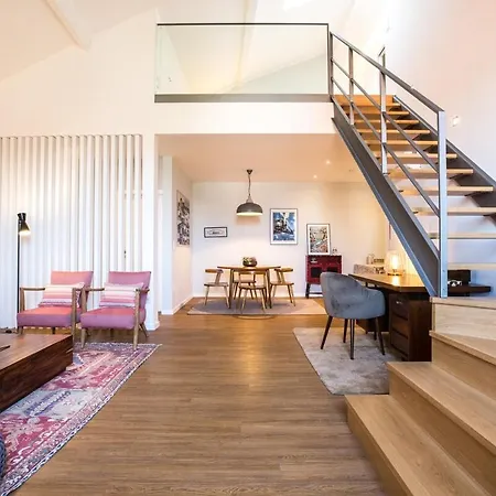 Metro Loft Апартаменты *